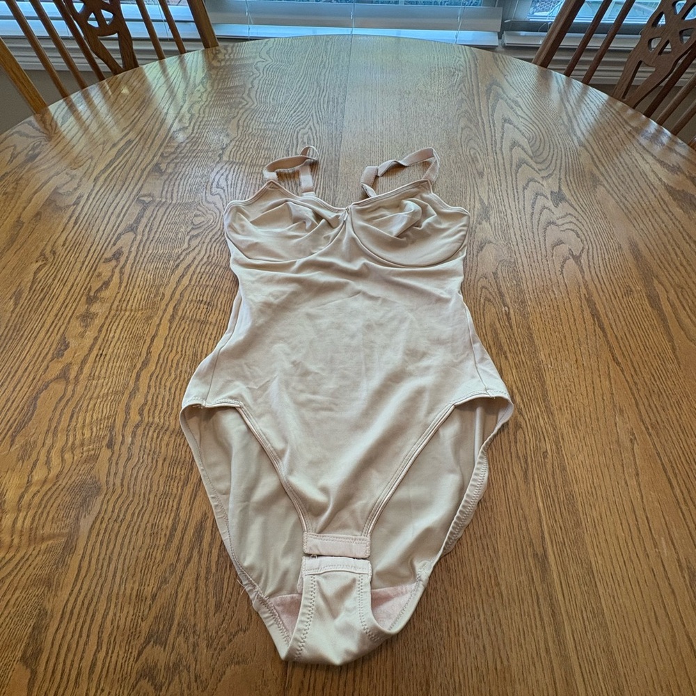 Wacoal Bodysuit Reshaper Underwire 36 D Bra Cups Nude Crotch Snaps 80182